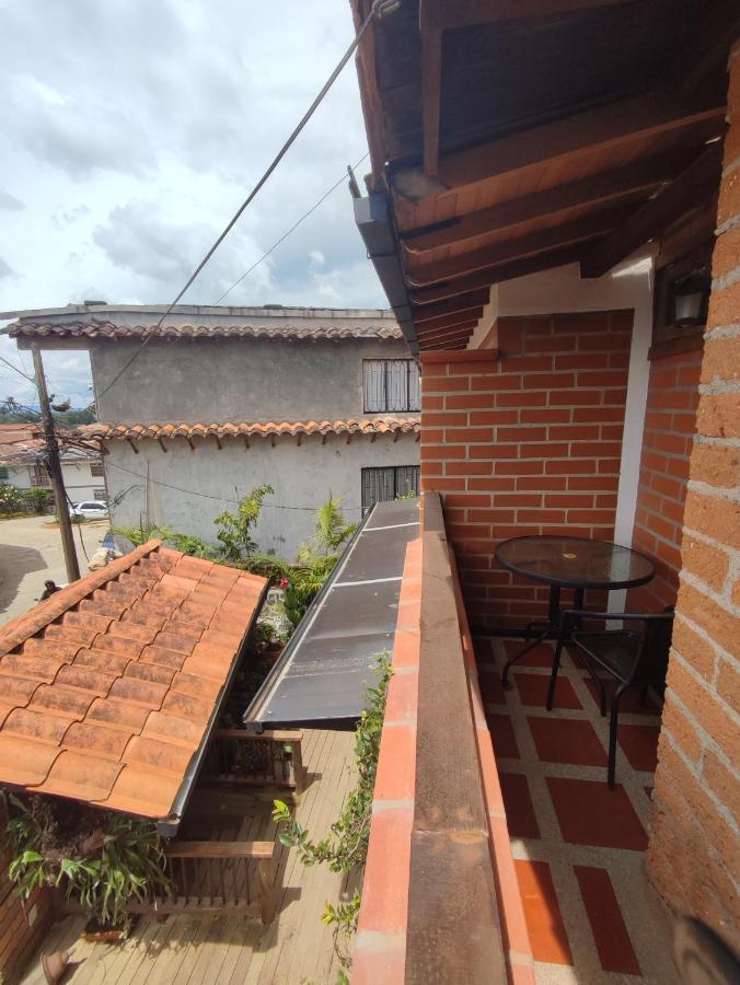 Hotel Le Chateau Guatapé Extérieur photo