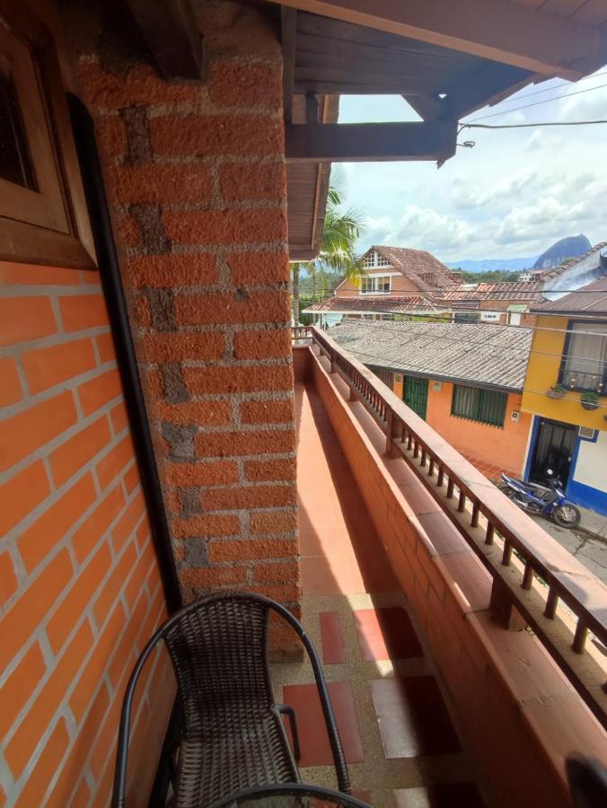 Hotel Le Chateau Guatapé Extérieur photo