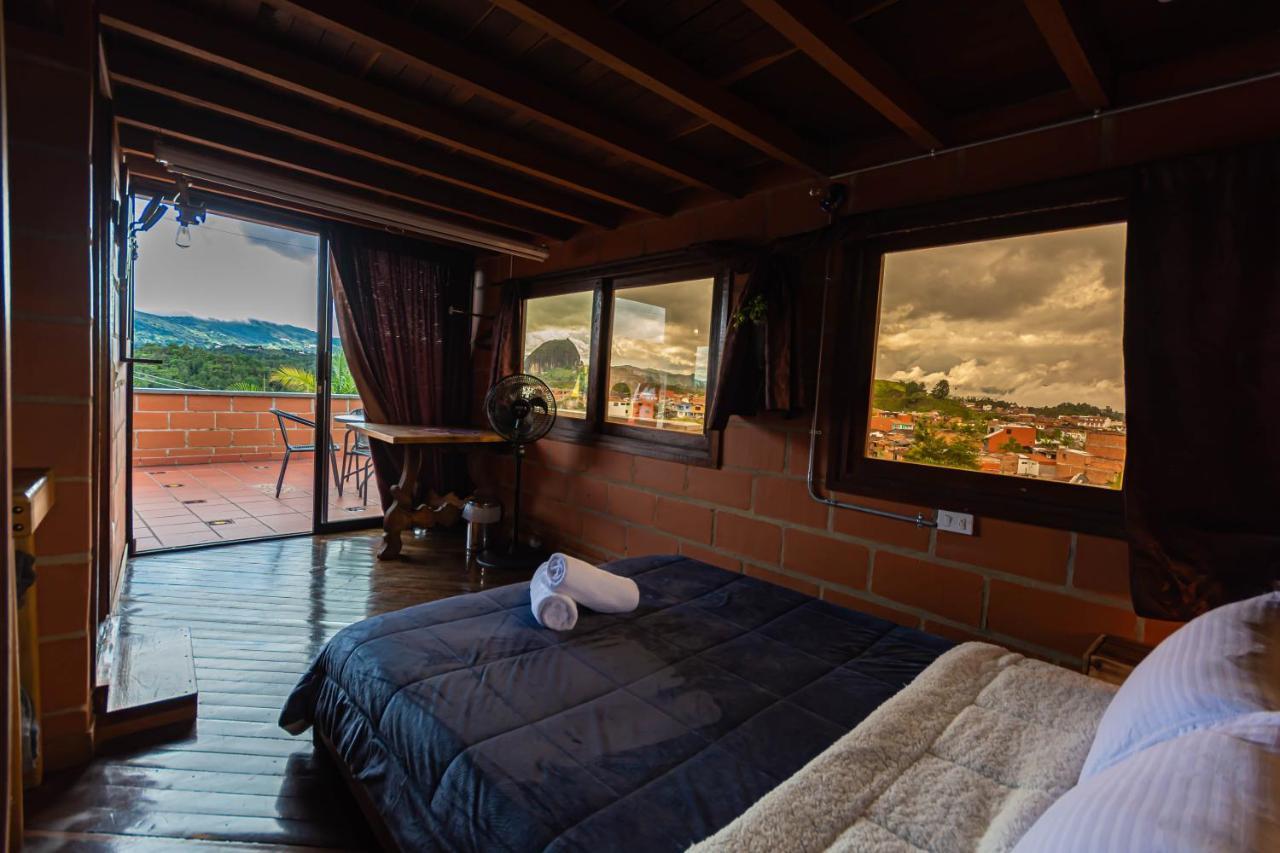 Hotel Le Chateau Guatapé Extérieur photo