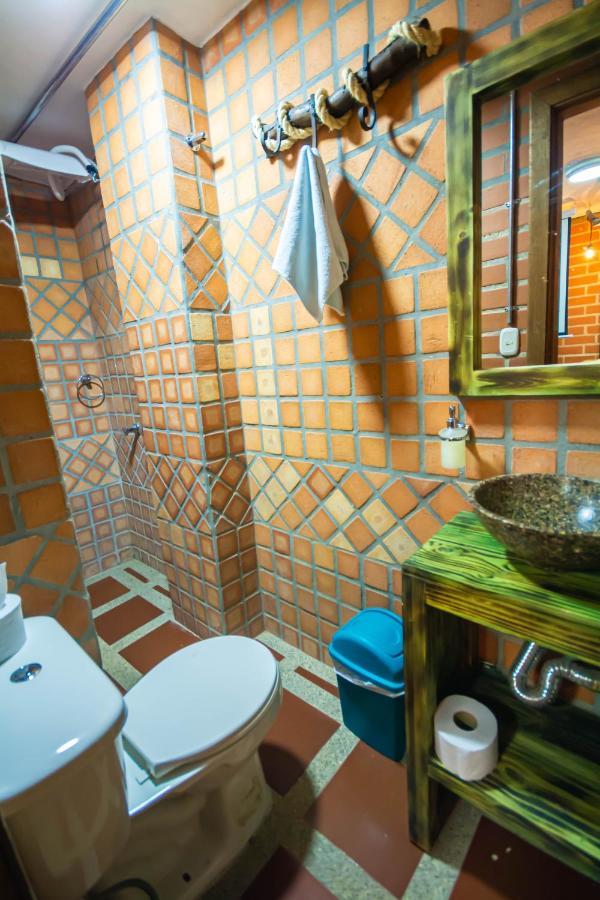 Hotel Le Chateau Guatapé Extérieur photo