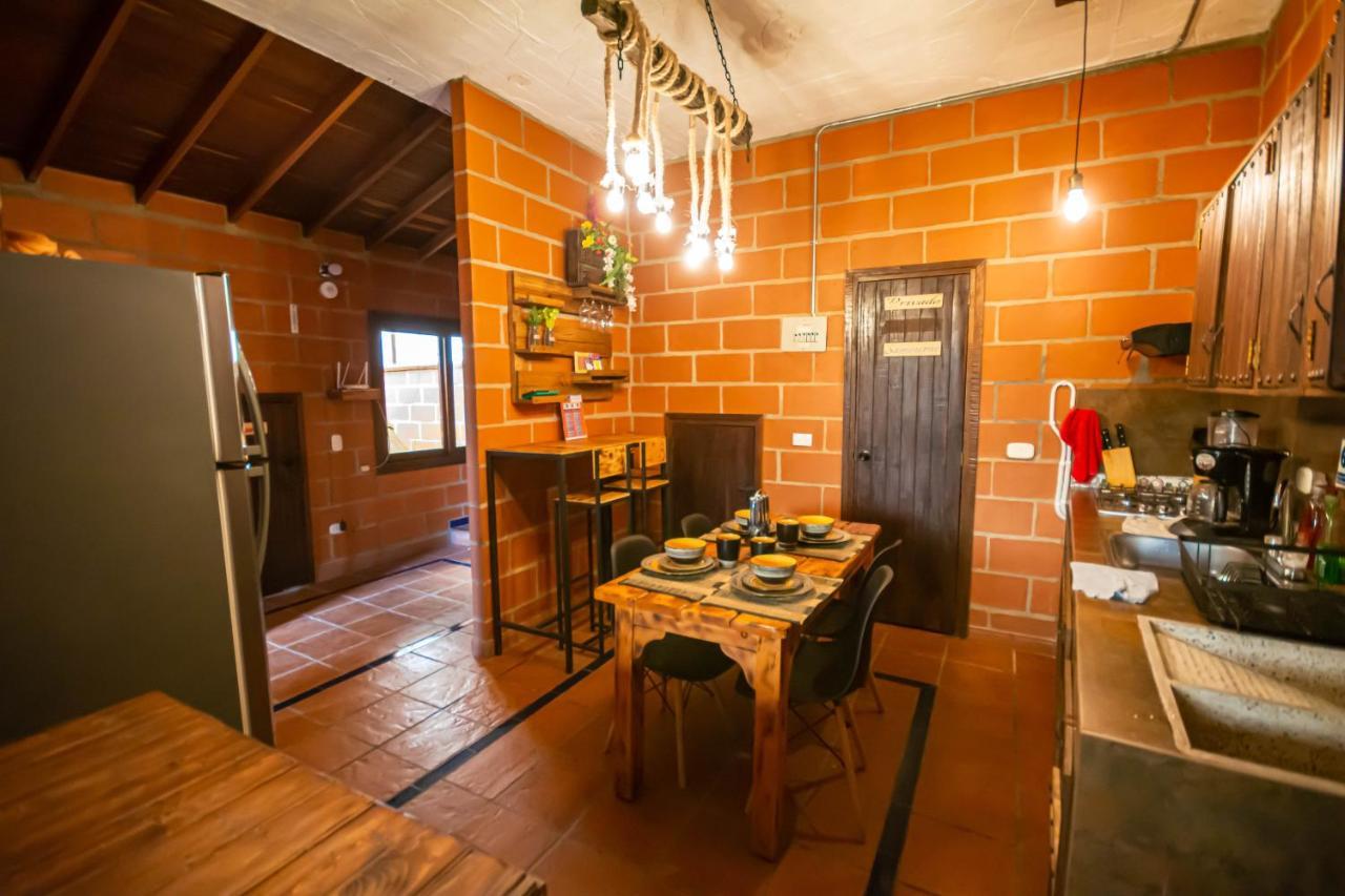 Hotel Le Chateau Guatapé Extérieur photo