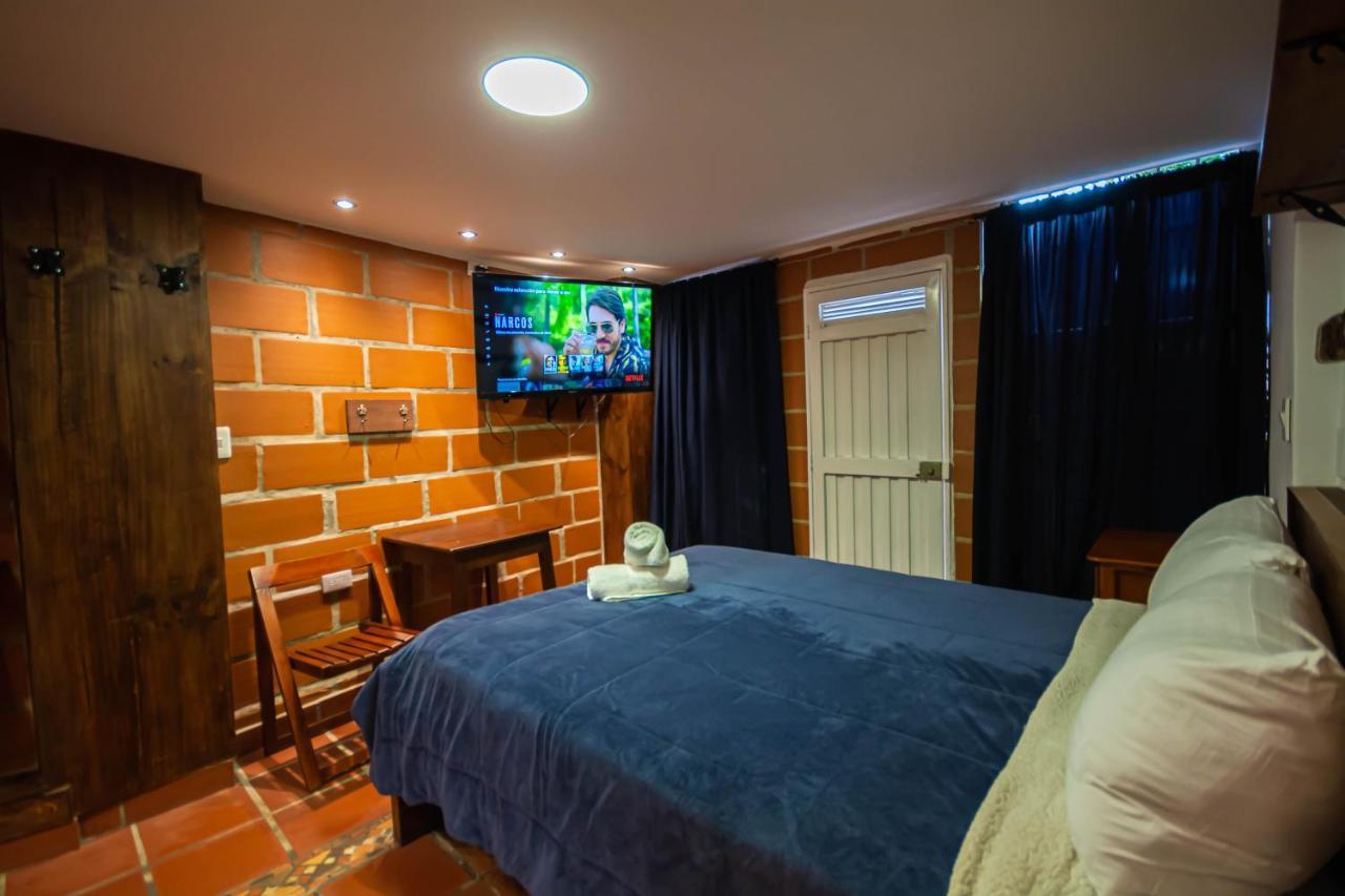 Hotel Le Chateau Guatapé Extérieur photo