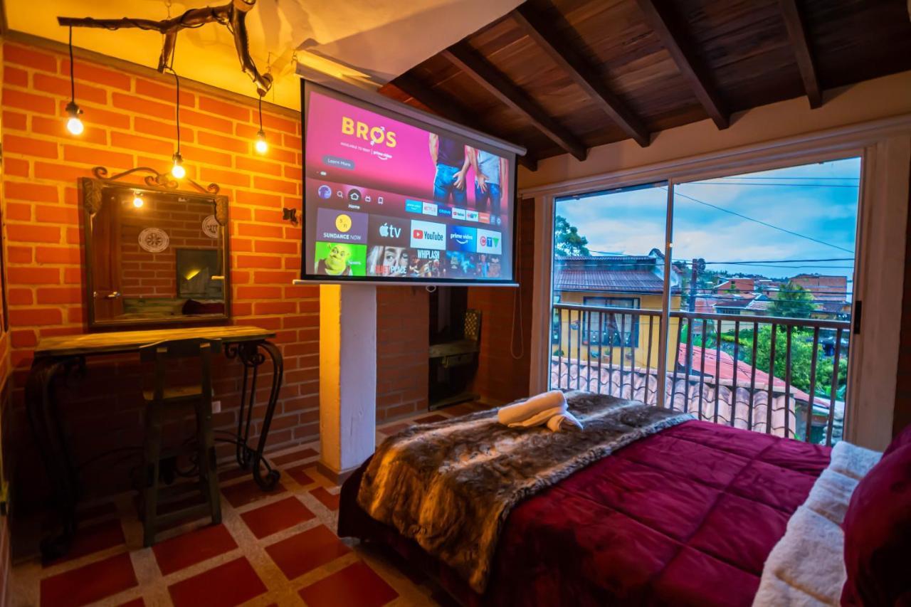 Hotel Le Chateau Guatapé Extérieur photo