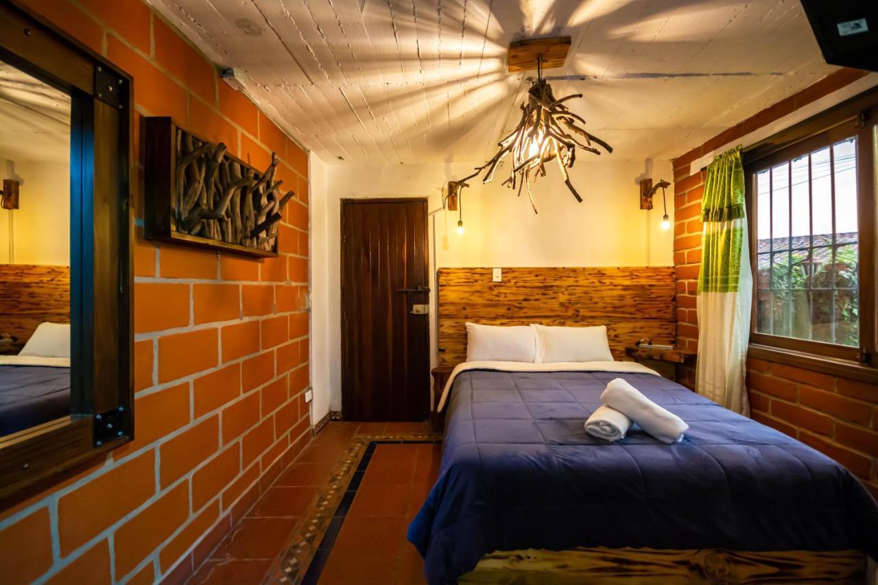 Hotel Le Chateau Guatapé Extérieur photo